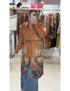 GABARDINA MARRÓN CON DIBUJO