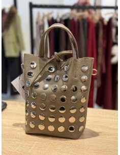 BOLSO CON TACHUELAS BEIBE
