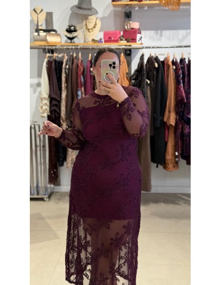 VESTIDO TULL CON BORDADOS BURDEOS