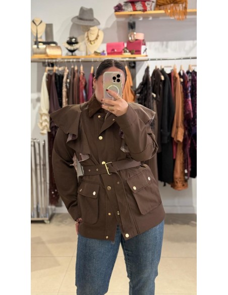 CHAQUETA CON VOLANTE