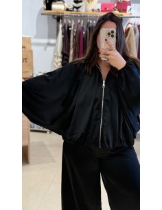CHAQUETA BOMBER SATINADA NEGRA 2