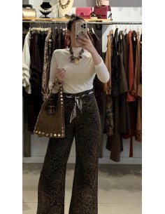 PANTALÓN MARRÓN CON DETALLES EN BEIGE