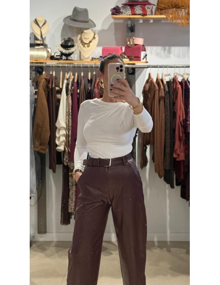 PANTALÓN DE PIEL BURDEOS