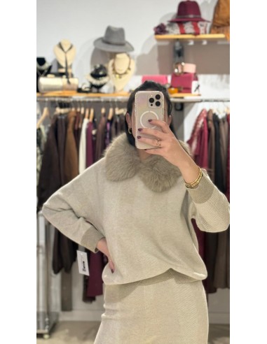 CONJUNTO DE PUNTO CON CUELLO DE QUITA Y PON