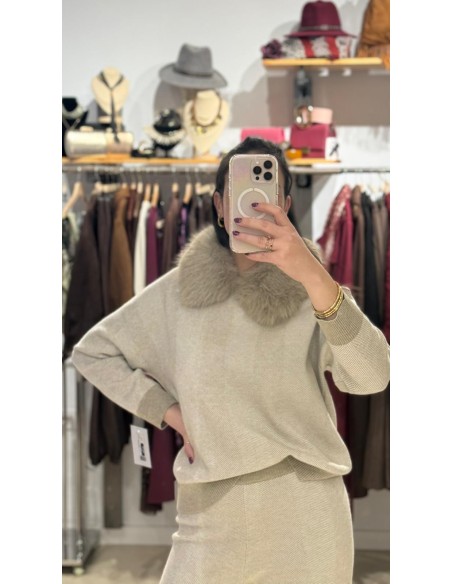 CONJUNTO DE PUNTO CON CUELLO DE QUITA Y PON