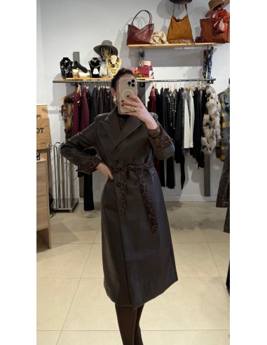 GABARDINA MARRÓN CON DETALLES LEOPARDO DE POLIPIEL