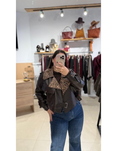 CHAQUETA CORTA LEOPARDO MARRÓN
