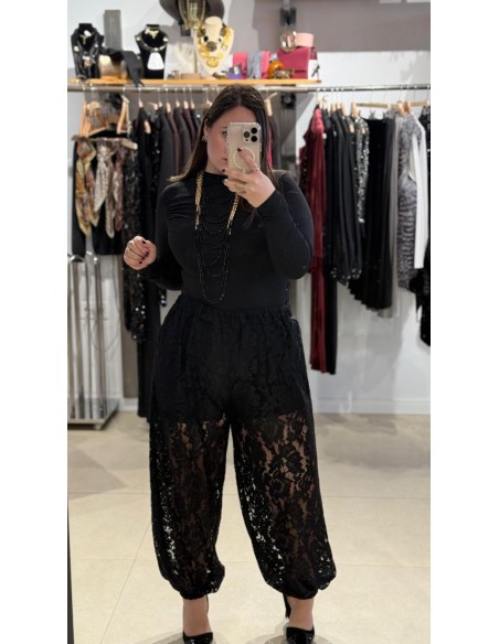 PANTALÓN DE PUÑO NEGRO ENCAJE
