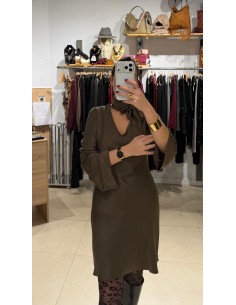 VESTIDO SATINADO CON LAZADA