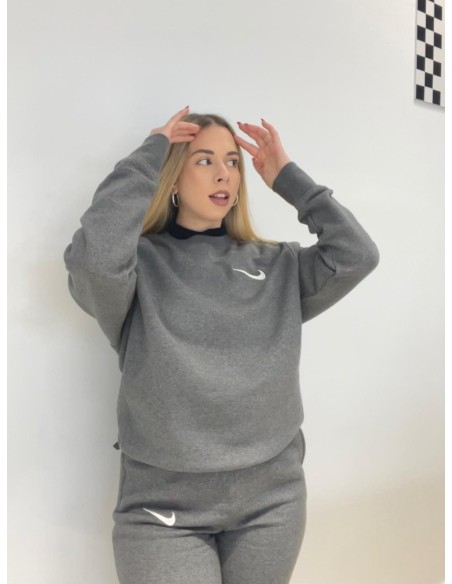 SUDADERA NIKE GRIS
