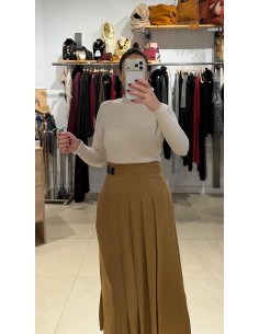 FALDA ESTILO AMAZONA DE TABLAS