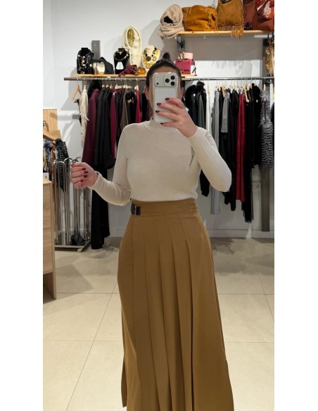 FALDA ESTILO AMAZONA DE TABLAS