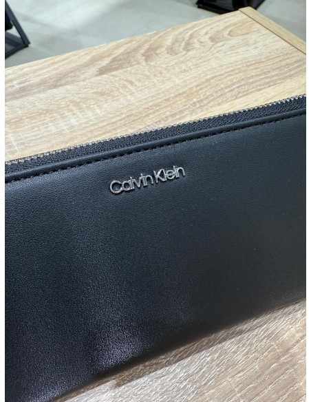 CAETERA CALVIN KLEIN NEGRA