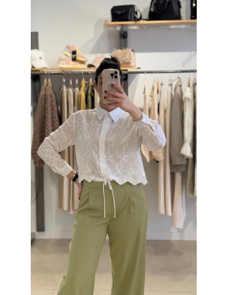 CAMISA BLANCA BORDADOS